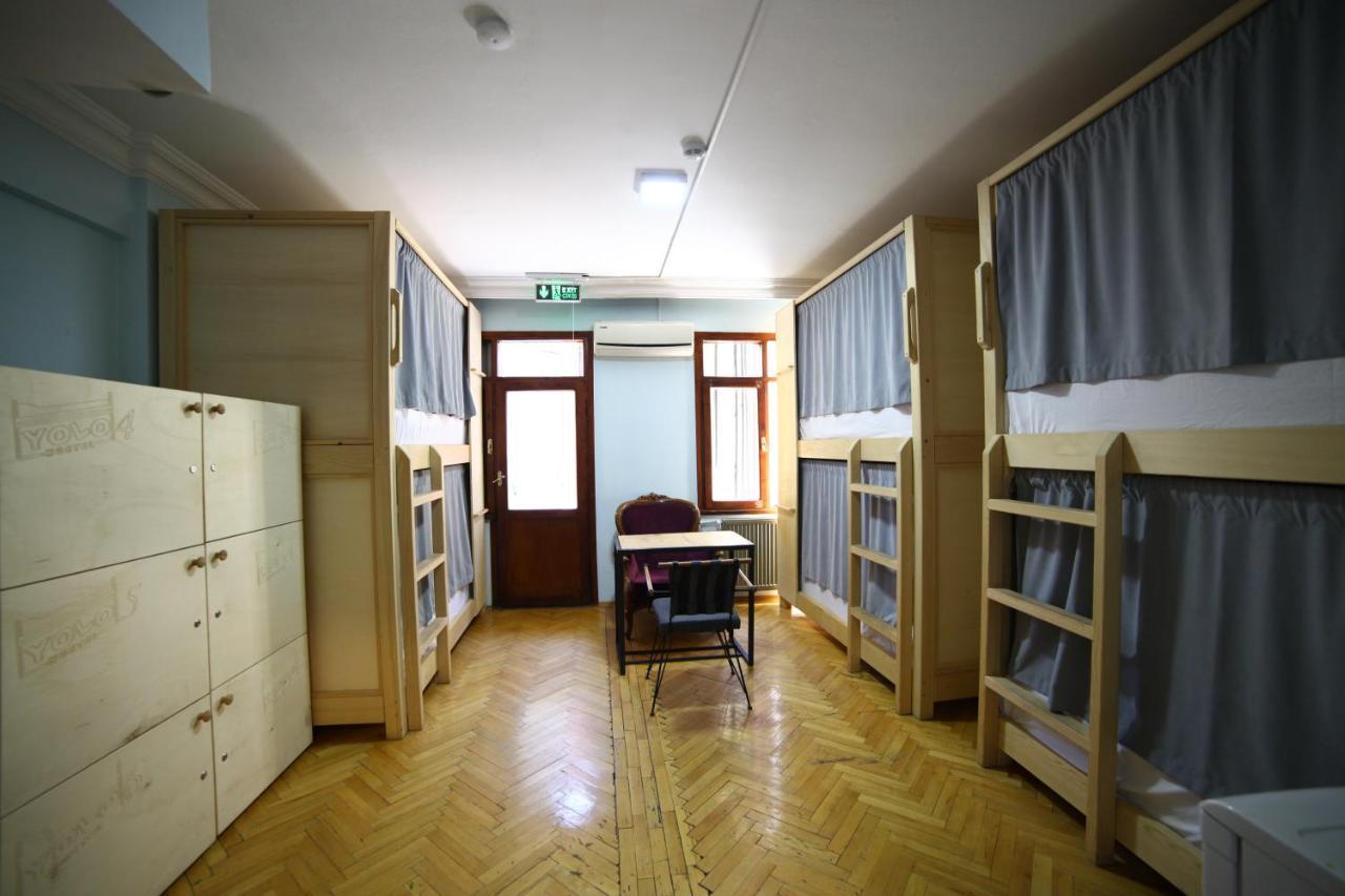 Yolo Hostel Istanbul Exterior photo