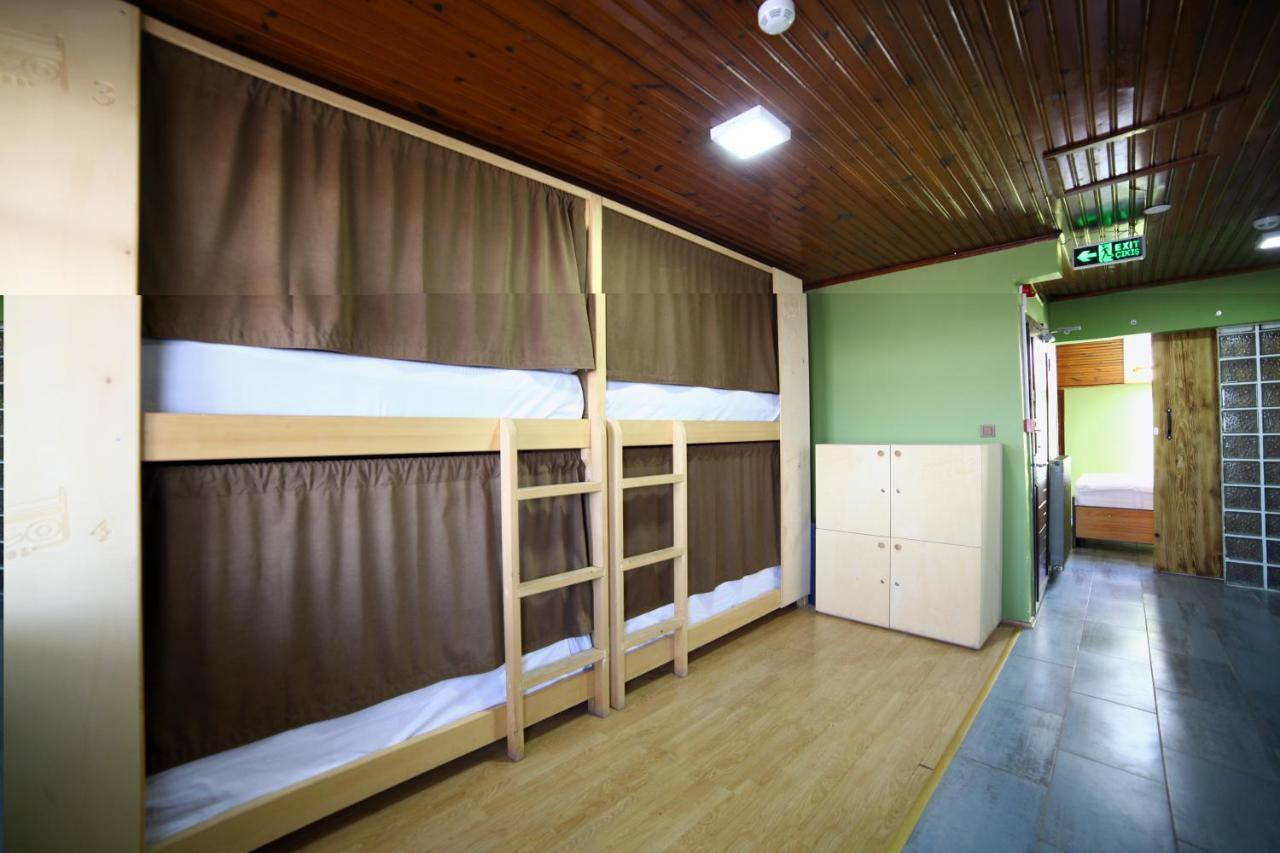 Yolo Hostel Istanbul Exterior photo