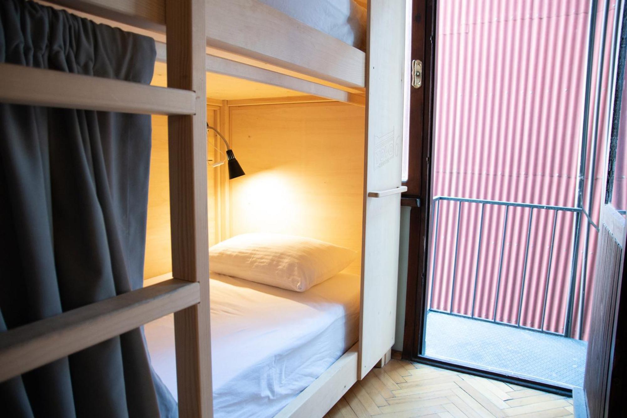 Yolo Hostel Istanbul Exterior photo
