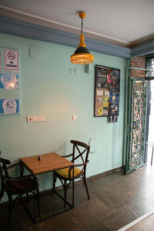 Yolo Hostel Istanbul Exterior photo