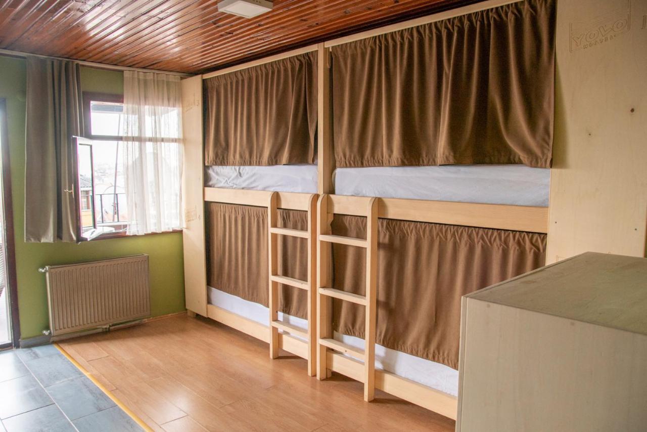 Yolo Hostel Istanbul Exterior photo