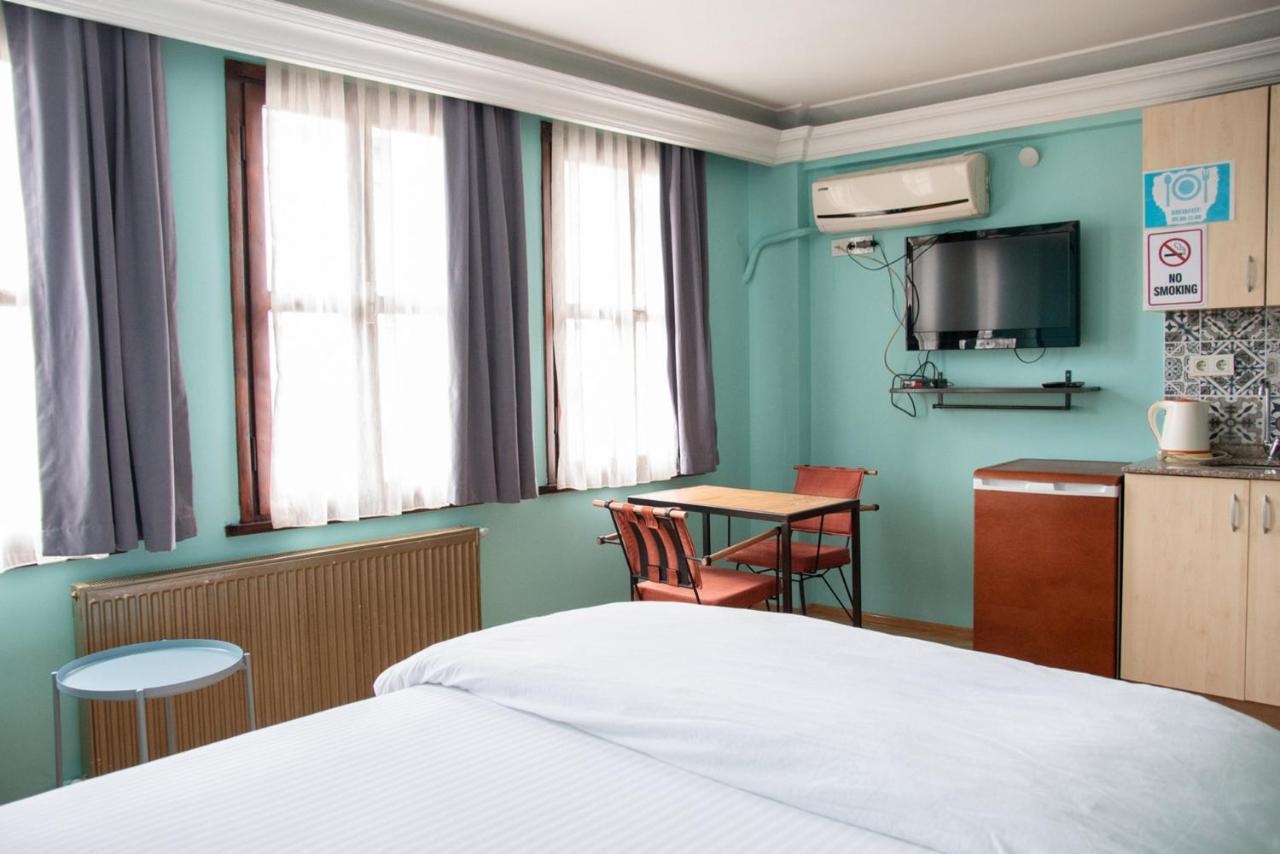 Yolo Hostel Istanbul Exterior photo